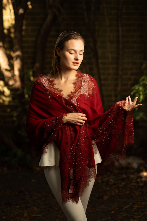 Lace trimmed Scarf in Red