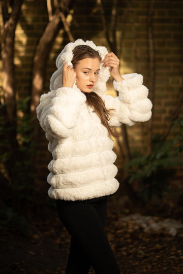 Faux Fur Puffed Silhouette Jacket in White